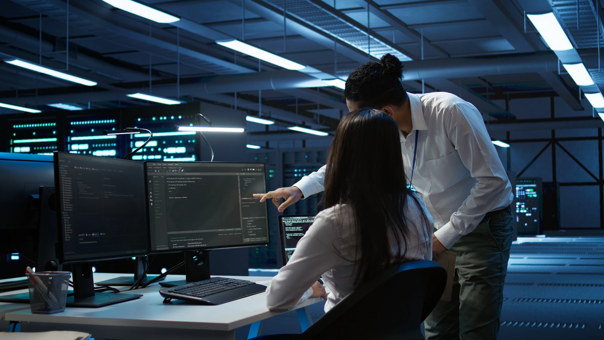 Equipo de Vigil Labs X realizando un análisis de vulnerabilidades durante una auditoría de ciberseguridad